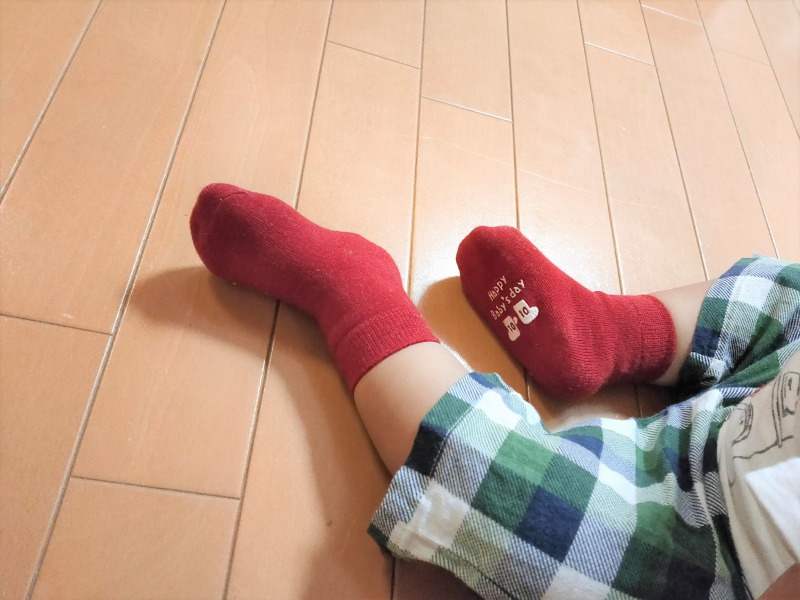 アカチャンホンポの赤い靴下